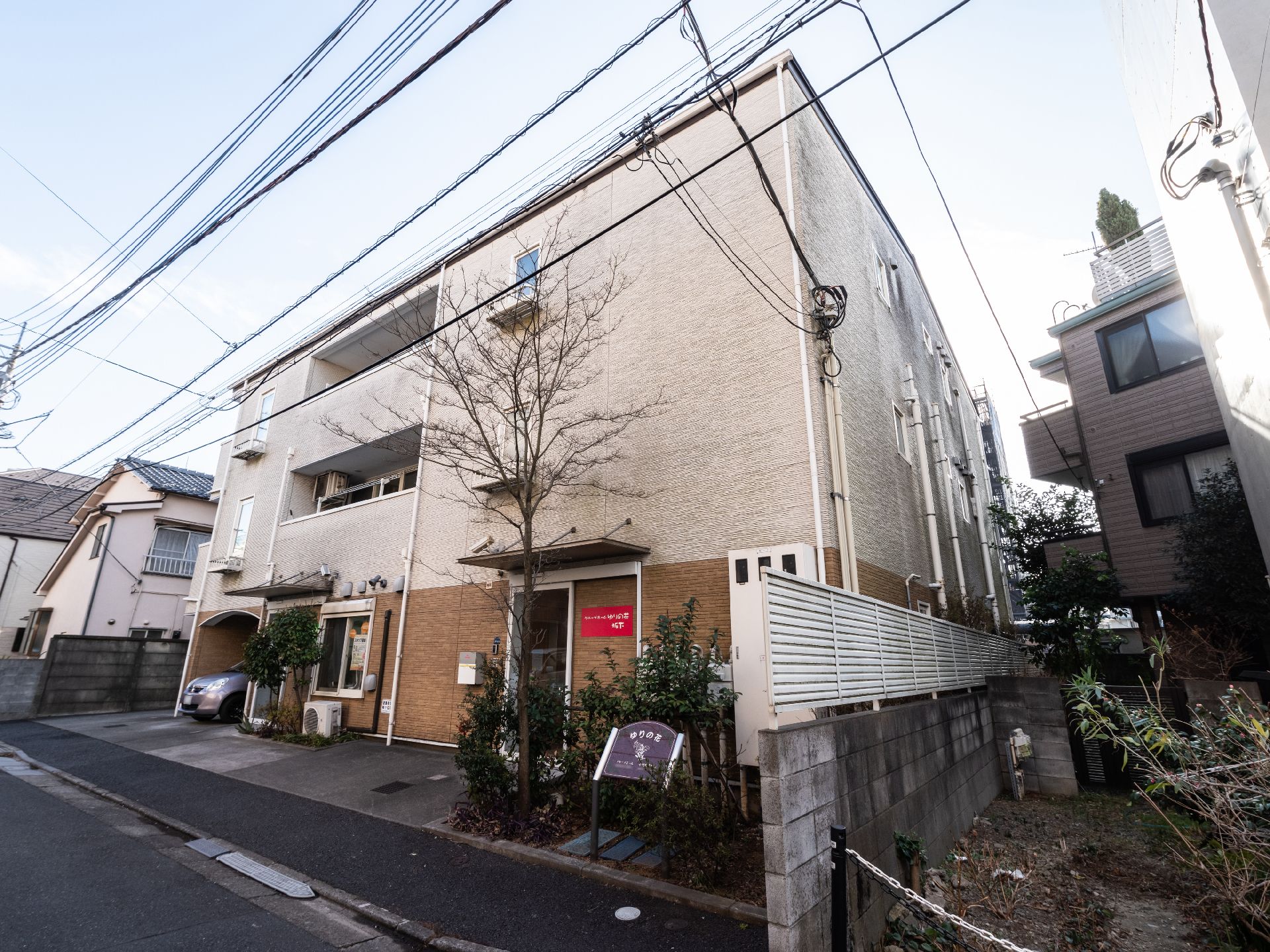 マンションのように大きい特徴的な外見