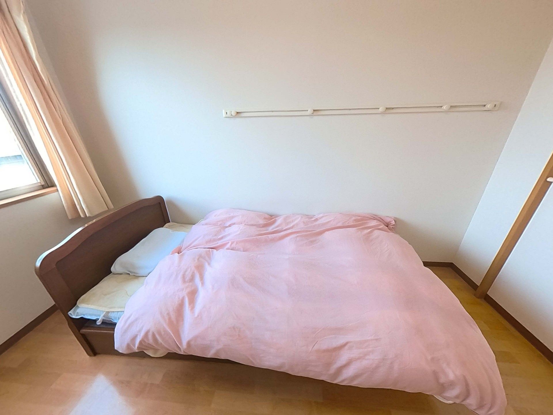 春めく建物の外観