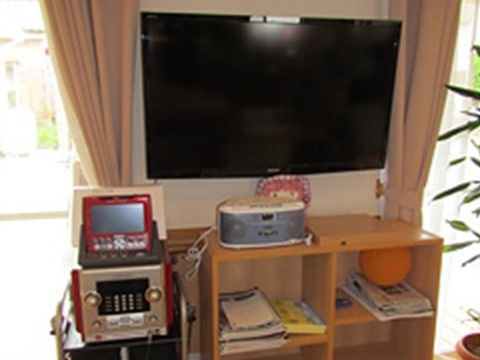 テレビがリビングに置いてある。