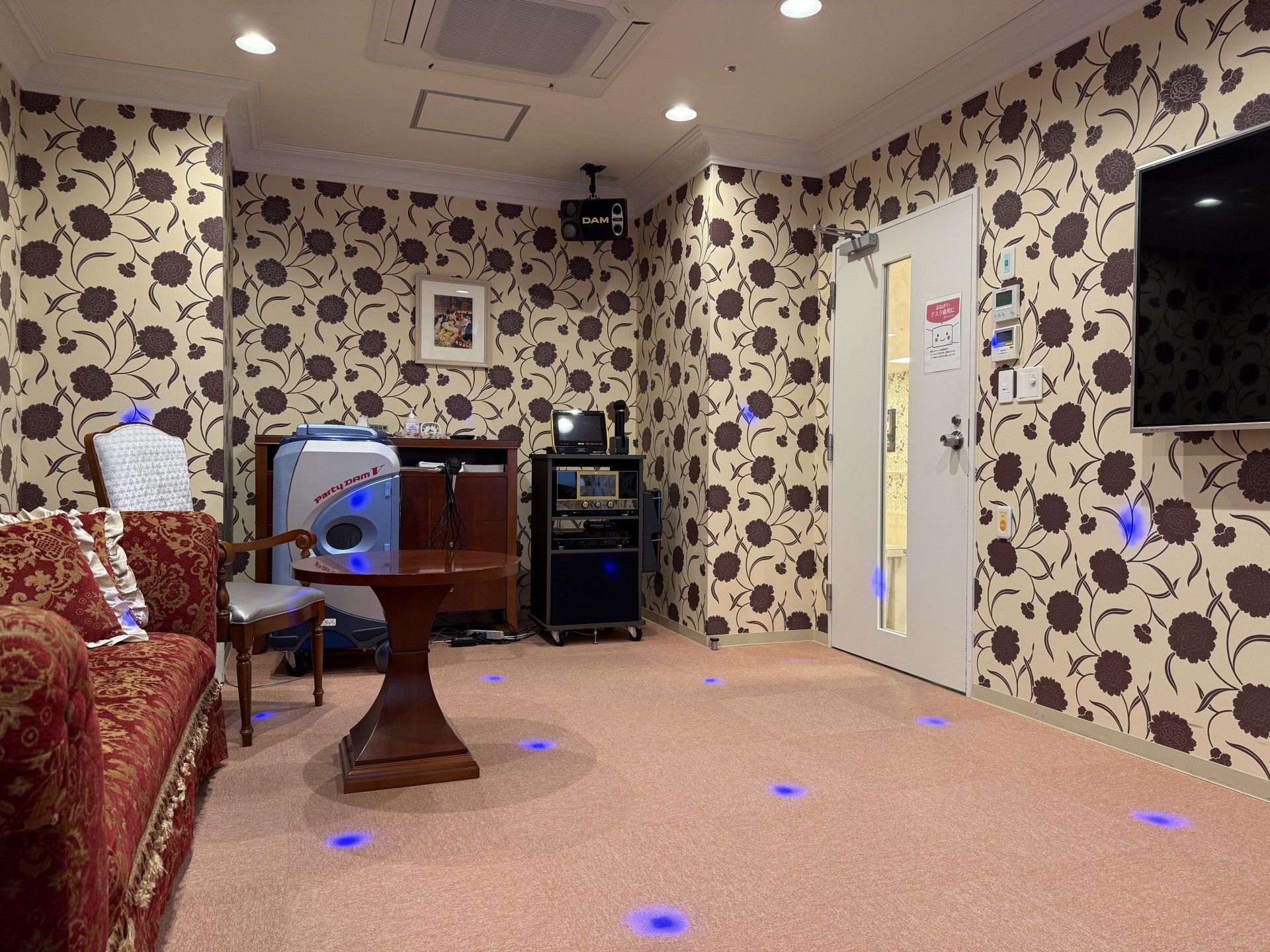 落ち着いた雰囲気の部屋