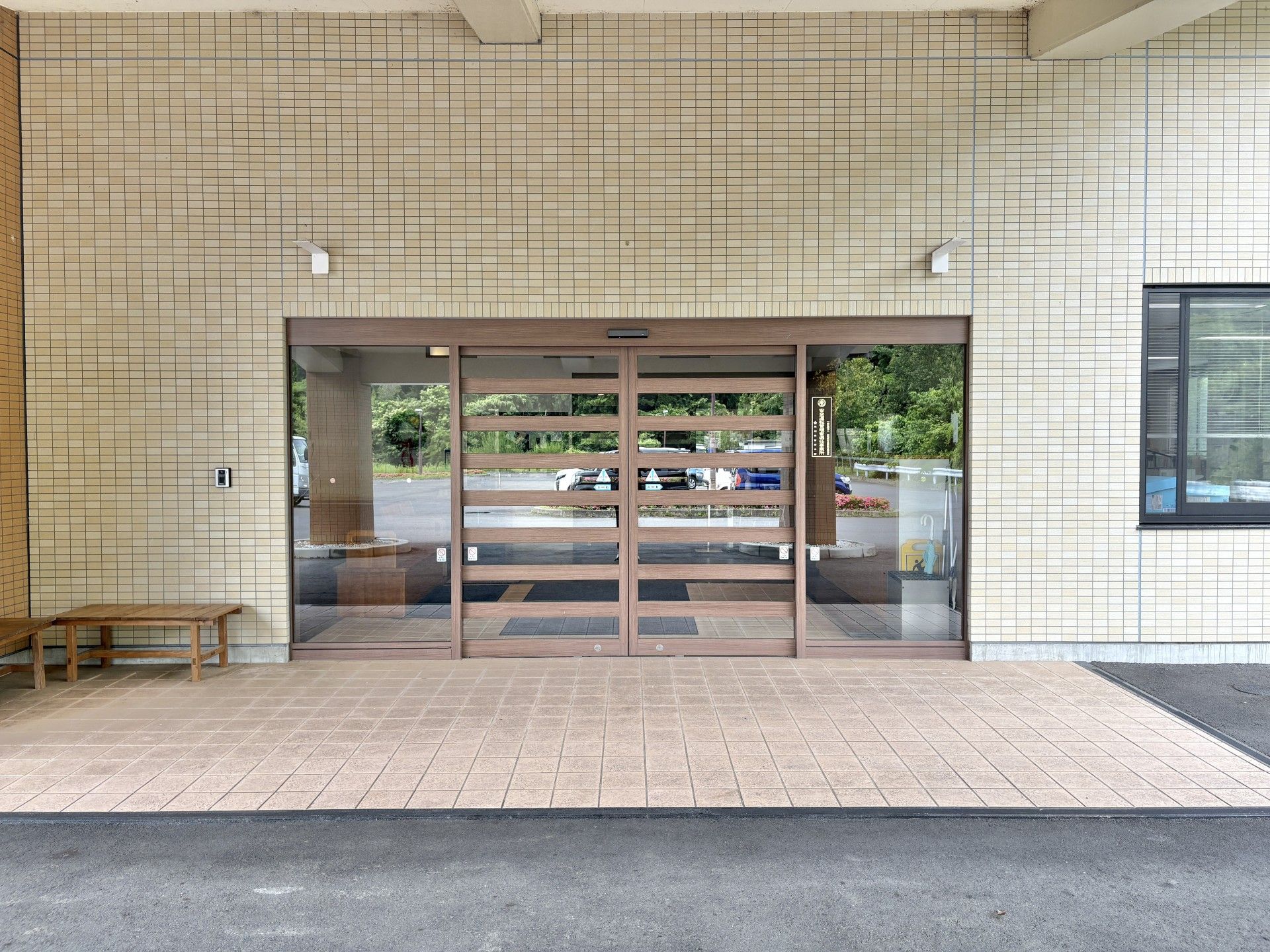 自動ドアのエントランス