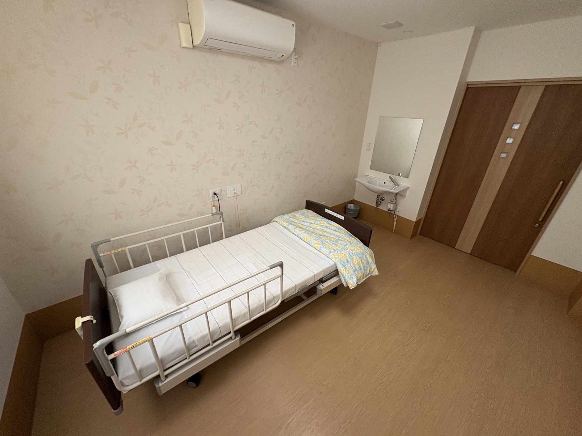 落ち着いた雰囲気の居室