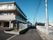 建物と周辺の通り