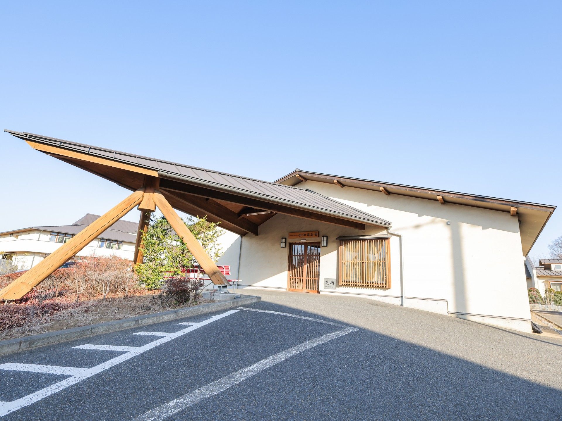 木の温もりを感じる建物