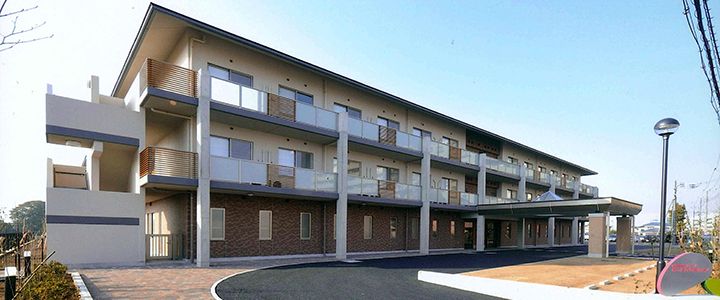 明るい外観の建物
