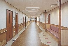 明るい廊下の風景
