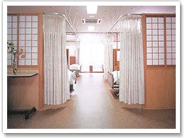 明るい廊下の風景