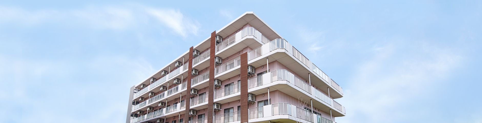 多階層の建物外観