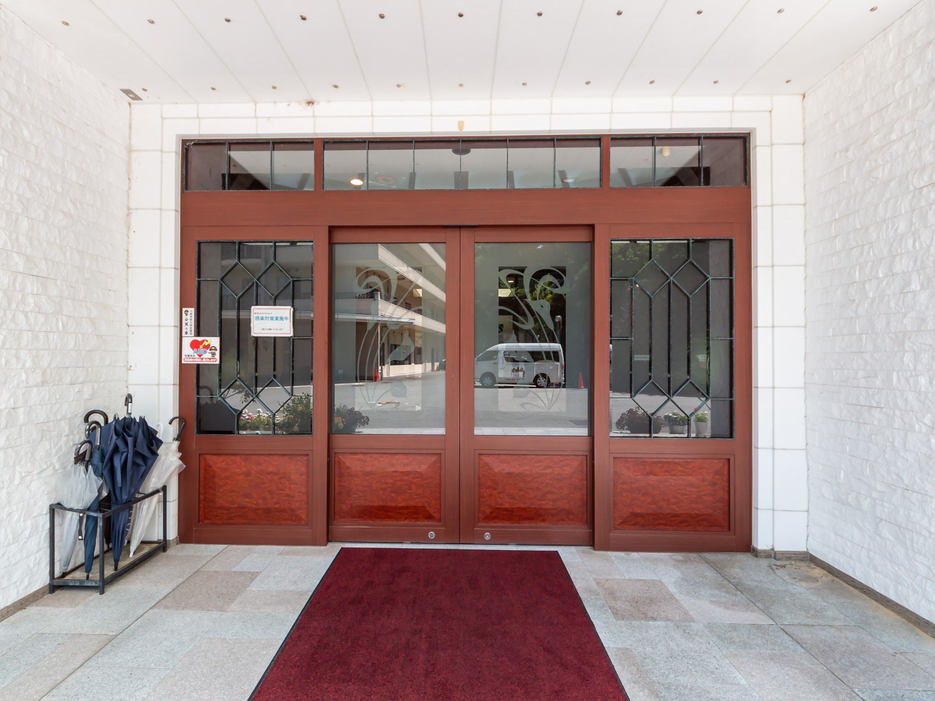 エントランスの扉