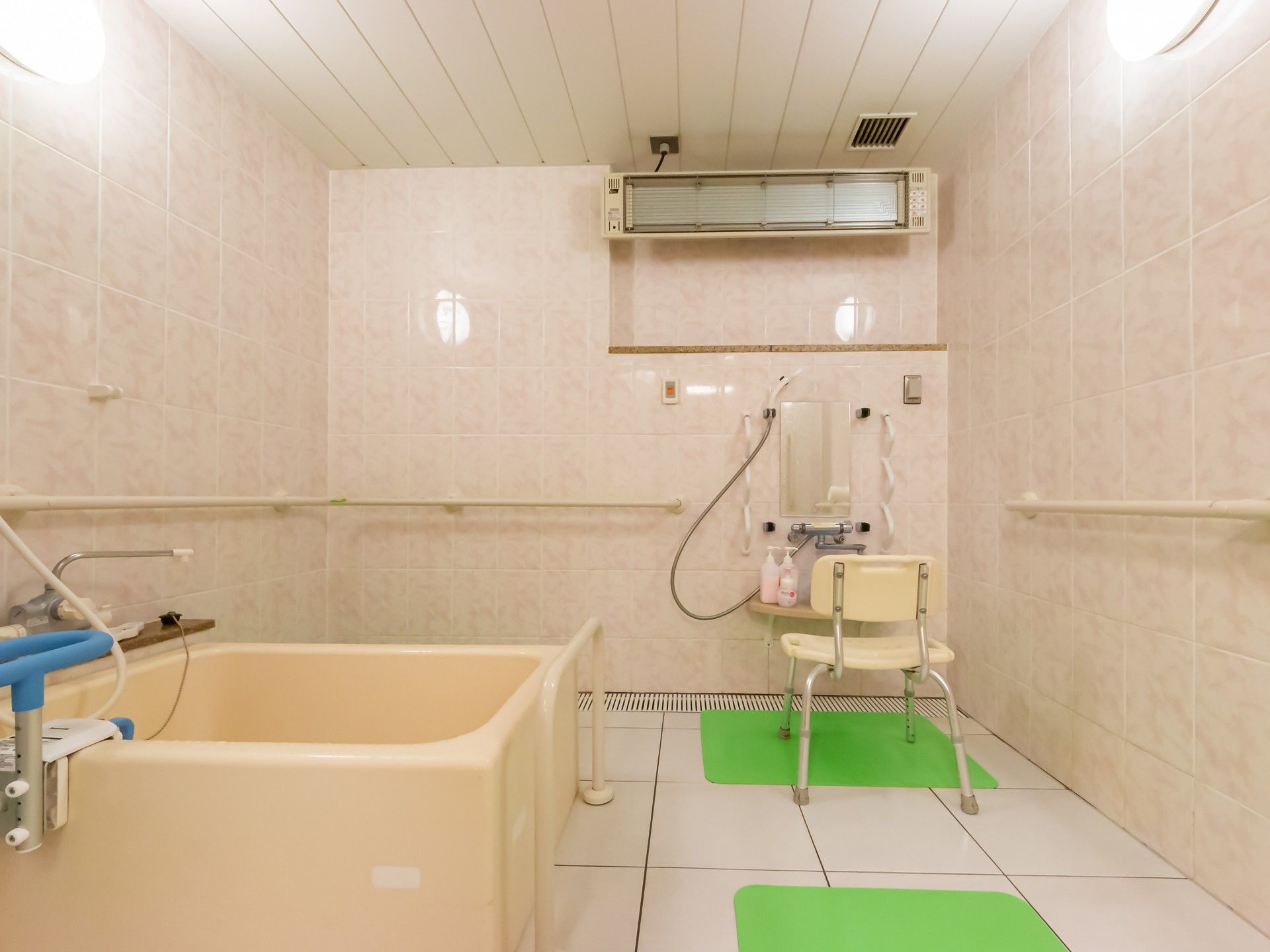 安全に配慮した浴室