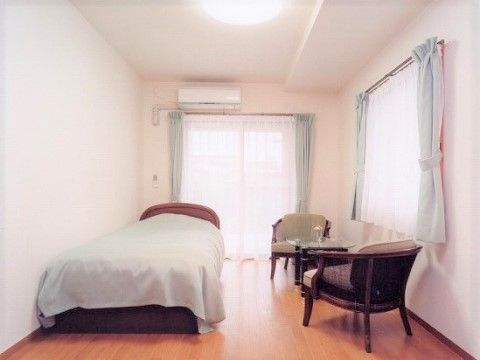 ココファンリビング湘南台の居室。居室は全て完全個室制となっておりますのえ、日々をご自宅のようにお過ごしいただけます。