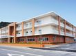 三階建ての建物外観