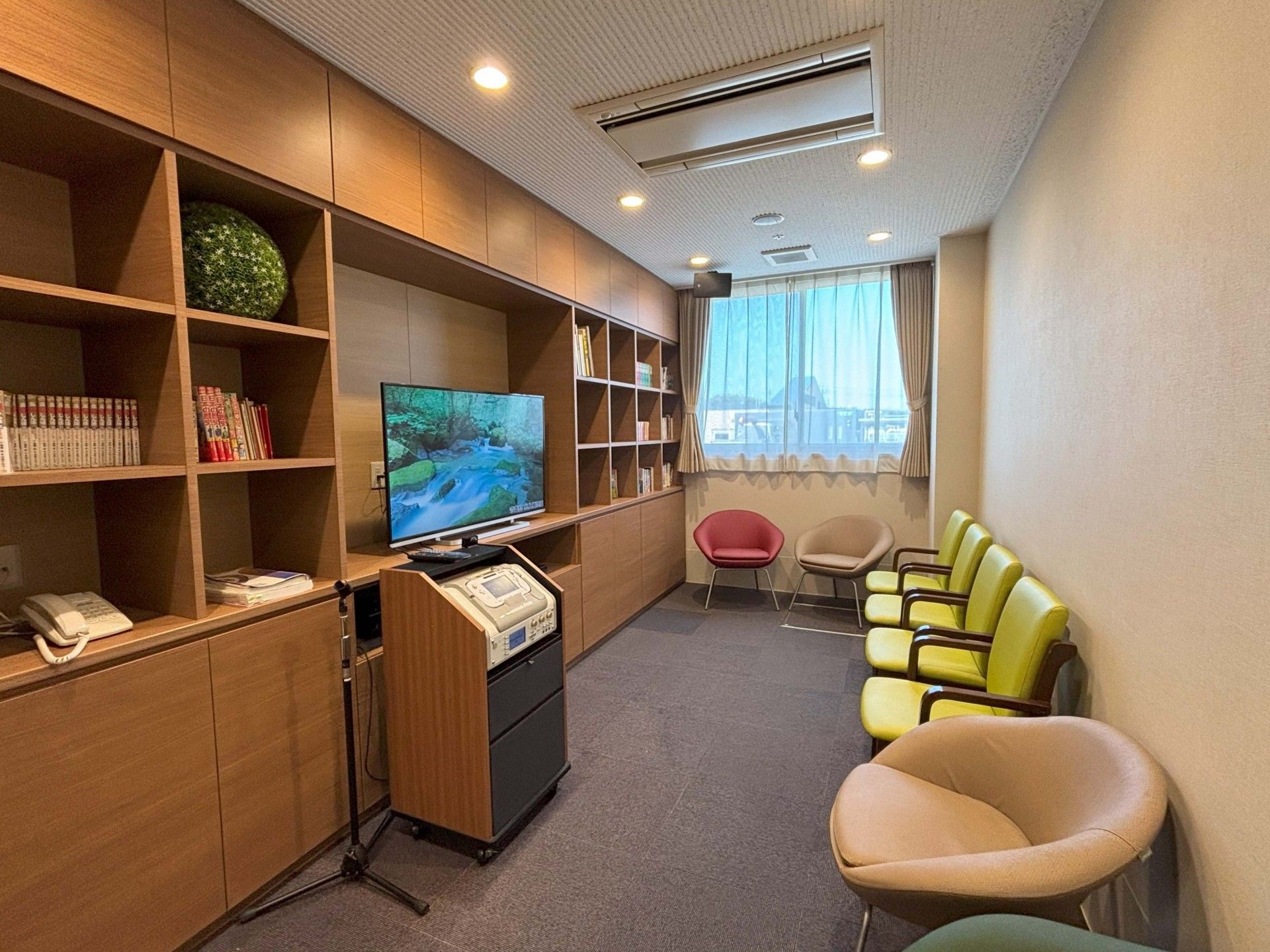 落ち着いた雰囲気の部屋