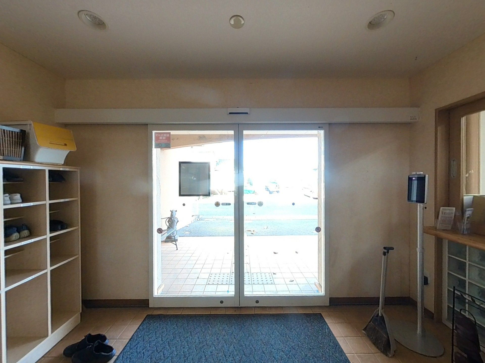 自動ドアのある玄関