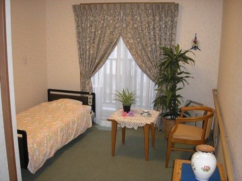 ココファンメゾン湘南台の居室。居室は全て完全個室制となっておりますので、毎日をご自宅のようにお過ごしいただけます。