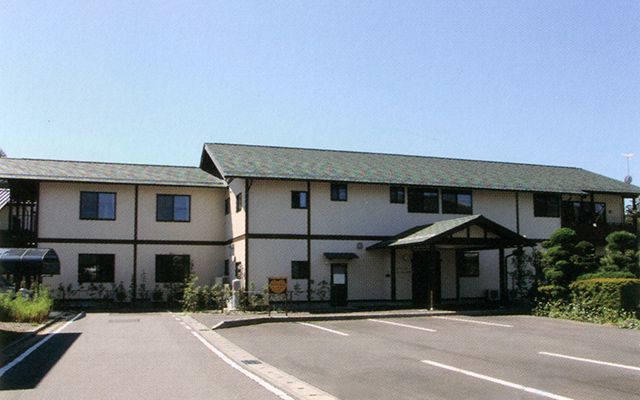 ゆったりとした建物正面