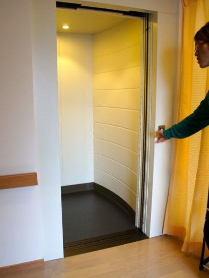 一人用のエレベーターホール。広めの空間