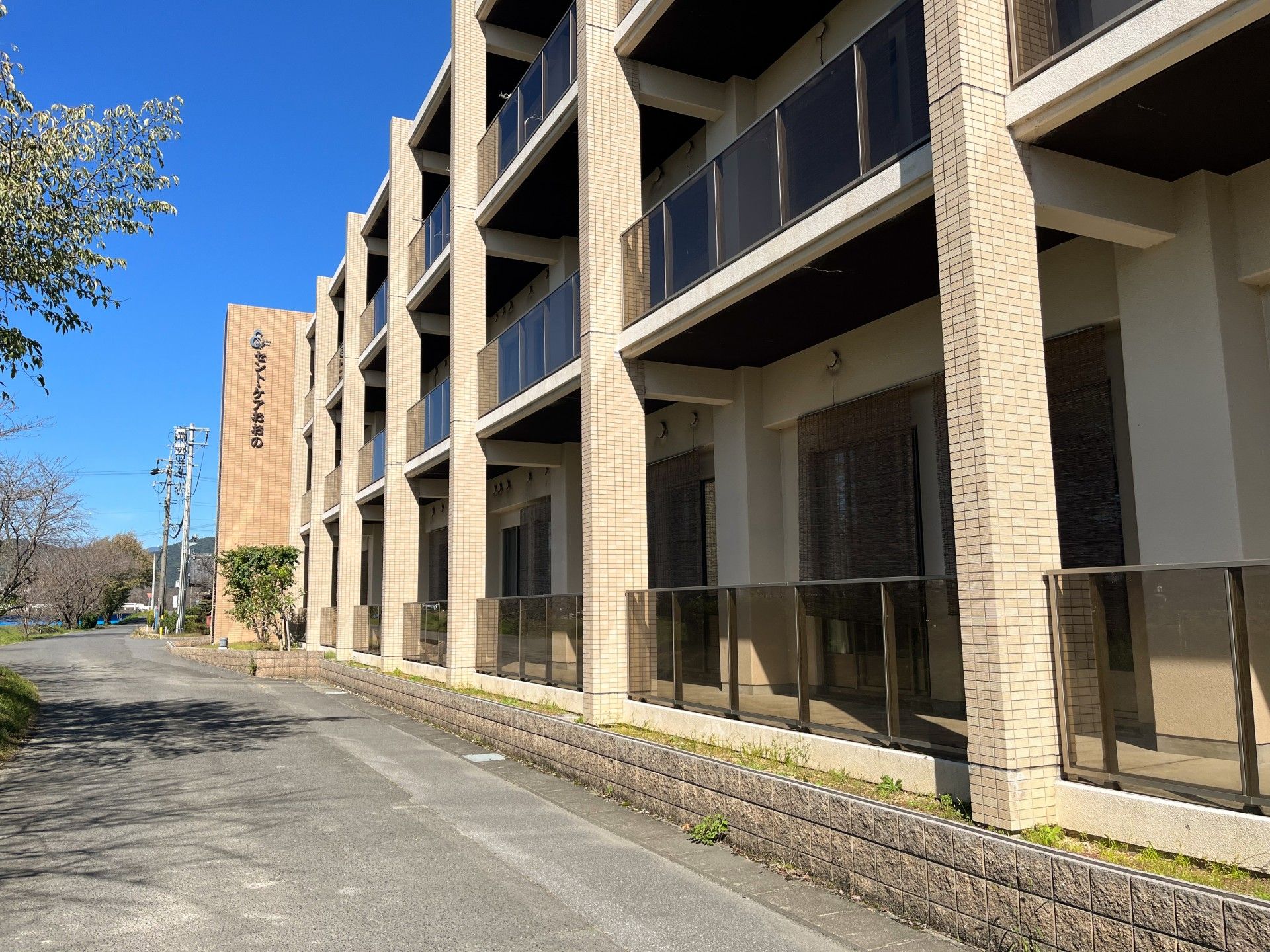 3階建ての建物