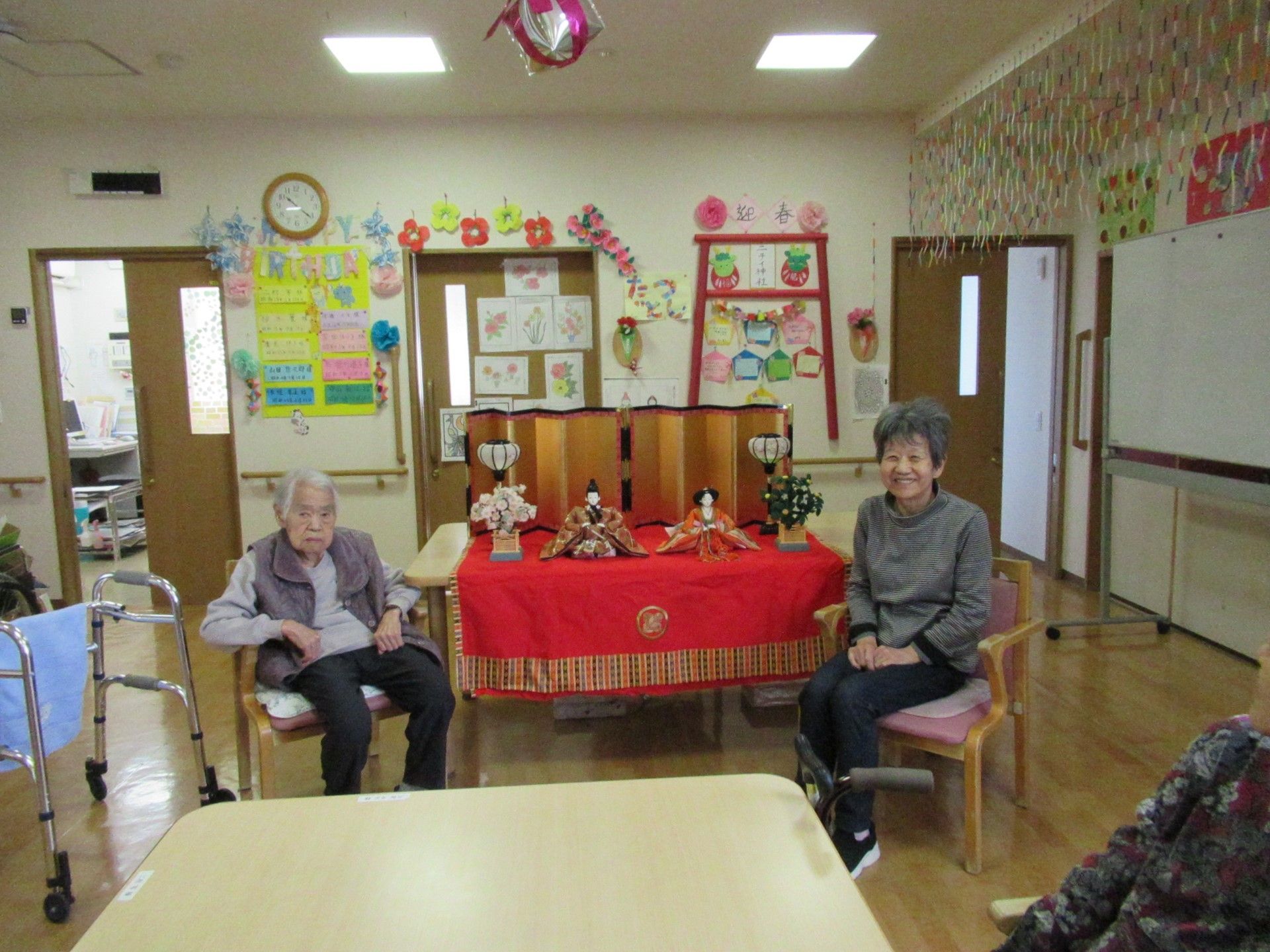 和やかな雰囲気の居間