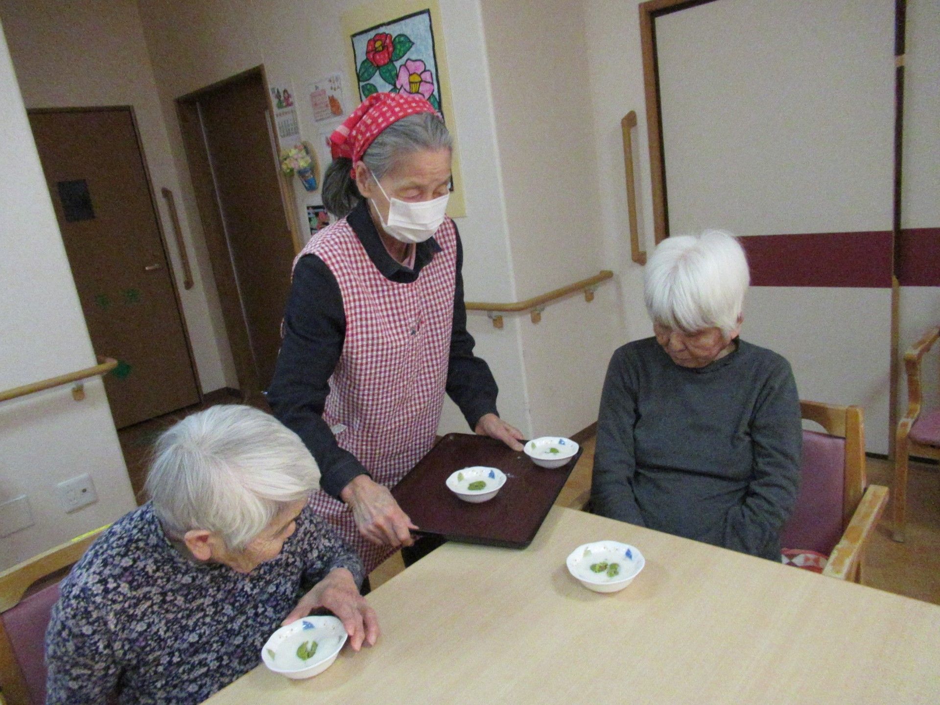 お食事のサポート風景