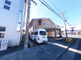 介護施設の外観と駐車場