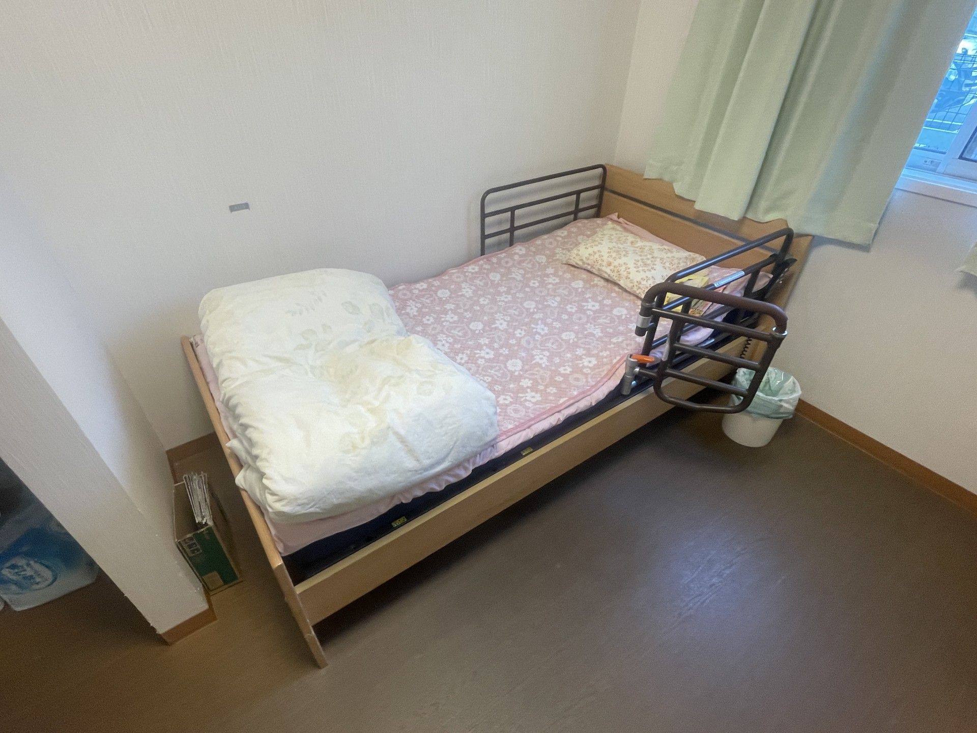 シンプルなベッドルーム