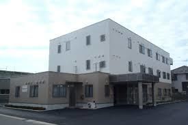 ゆったりとした建物の外観