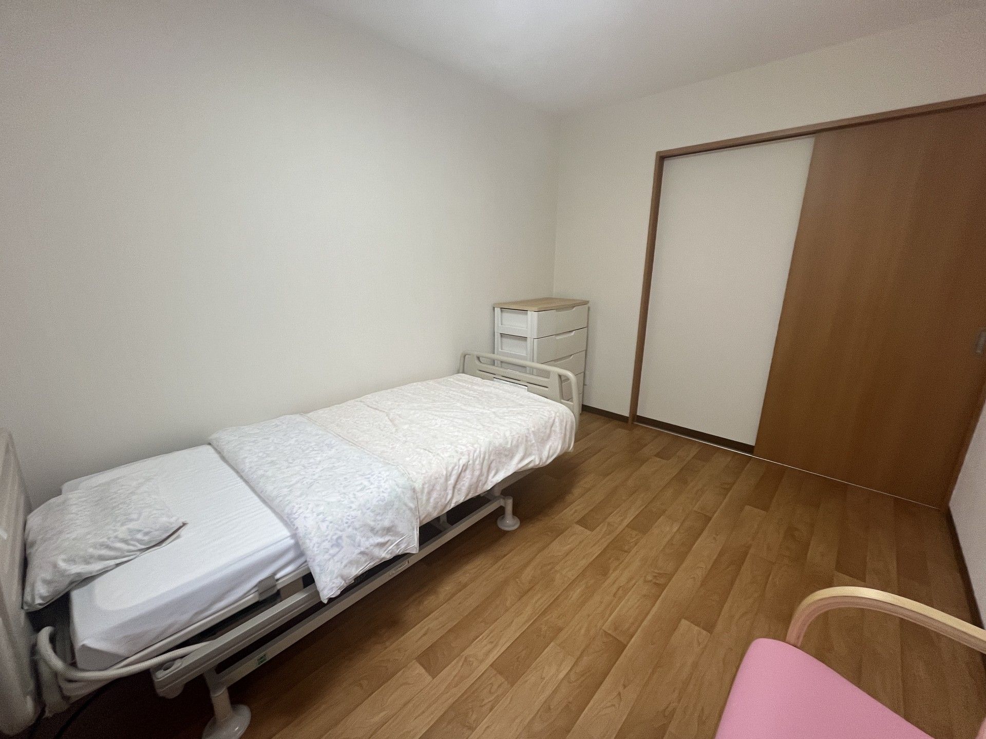 清潔な個室の居室