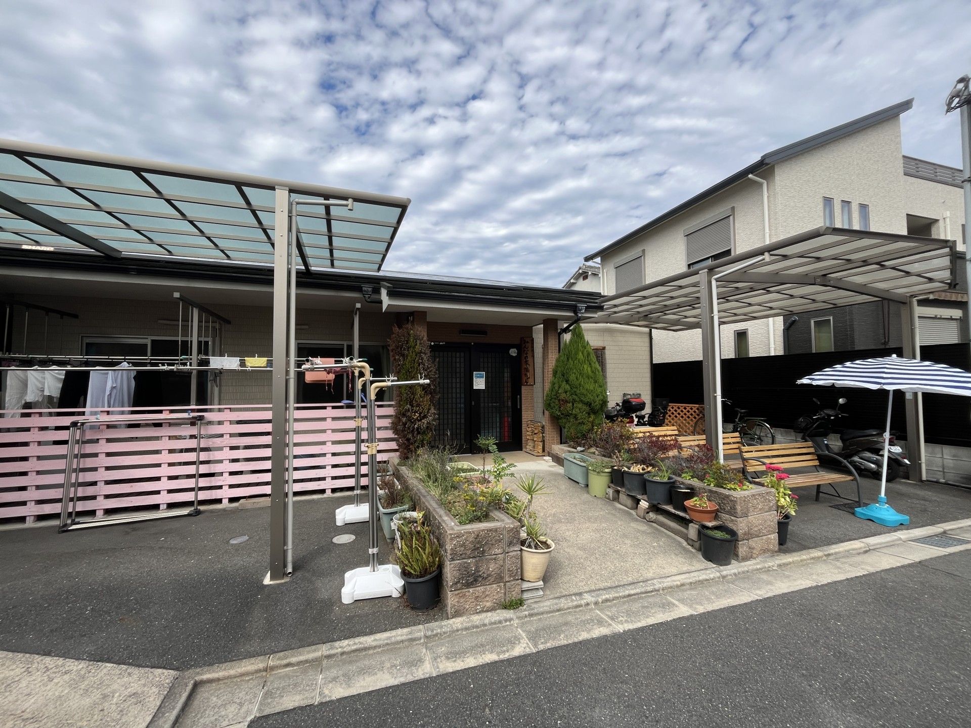 屋外の憩いの場所