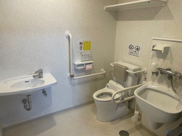バリアフリーのトイレ空間