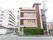 落ち着いた色合いの建物