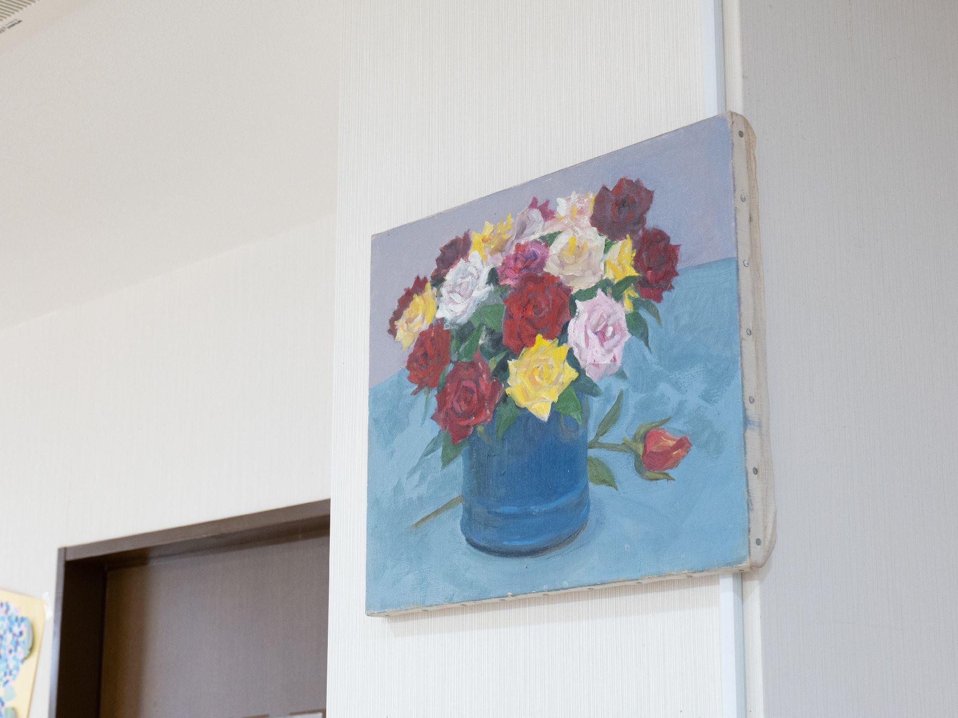 施設内に設置された絵画