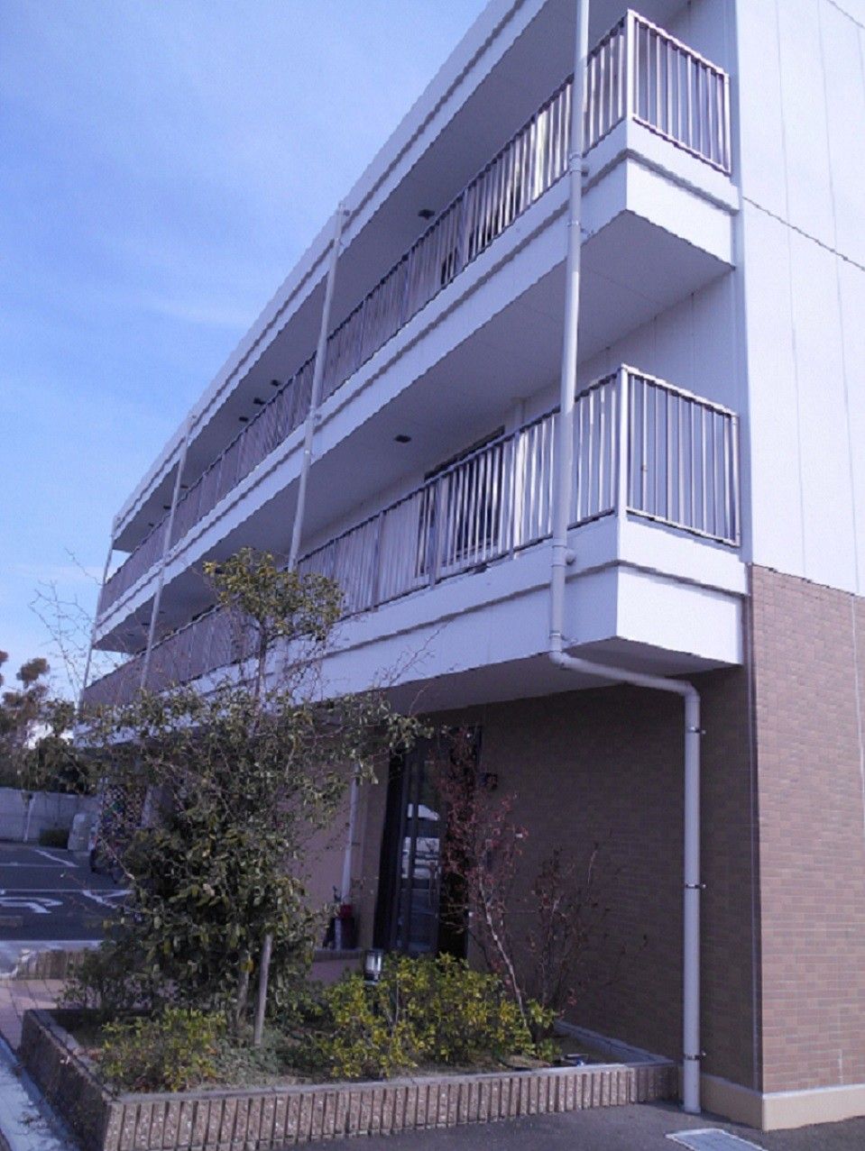 多階層の建物外観