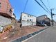 静かな住宅街の外観