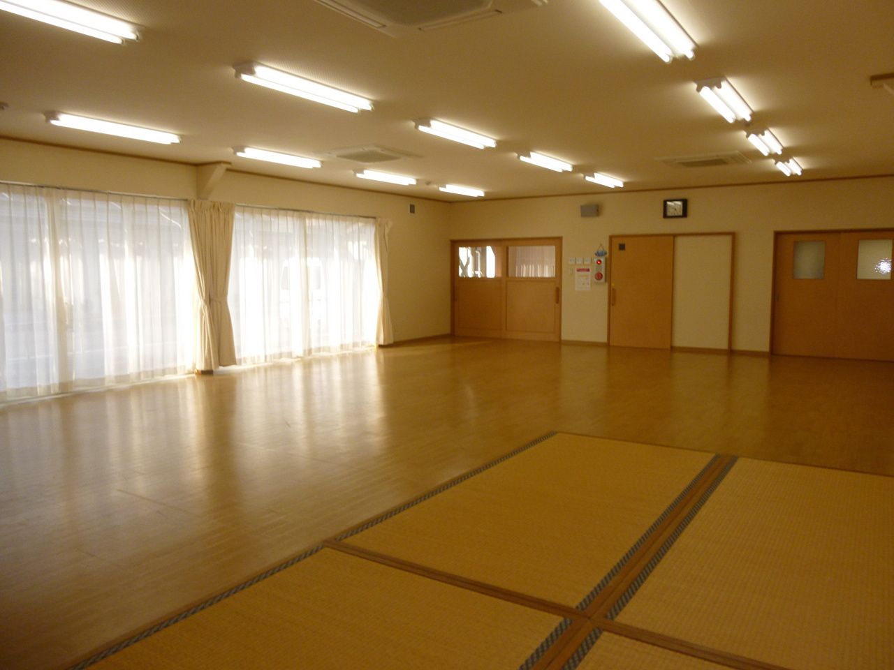 広々とした明るい活動室