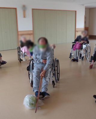 車椅子の方々が集う場所
