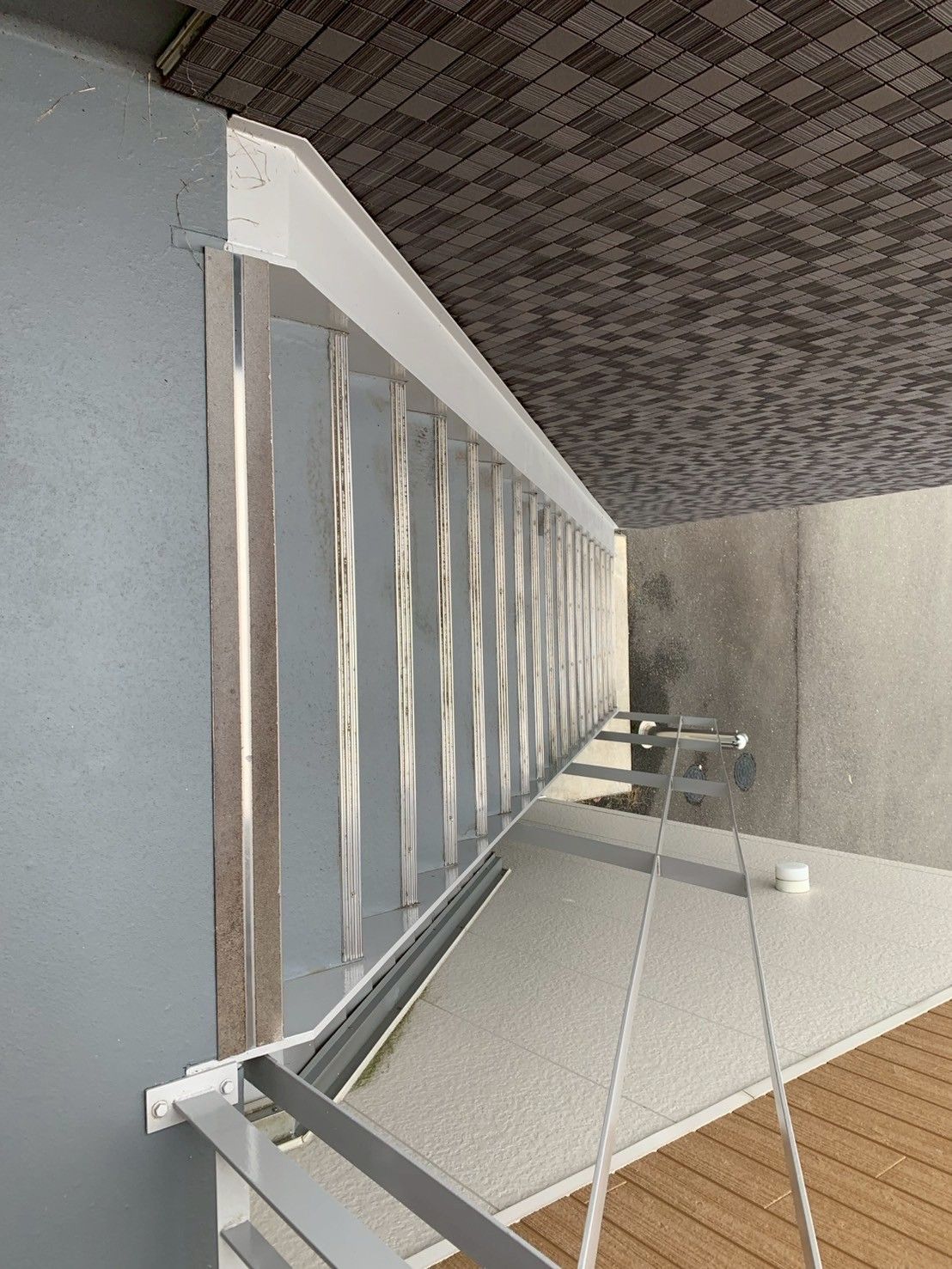 手すりのある通路