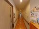 明るい廊下の様子