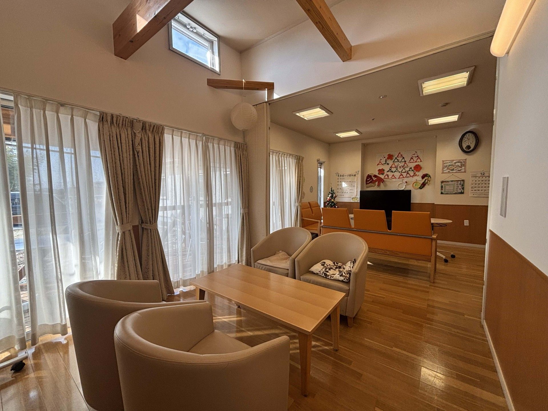 明るいリビングルーム