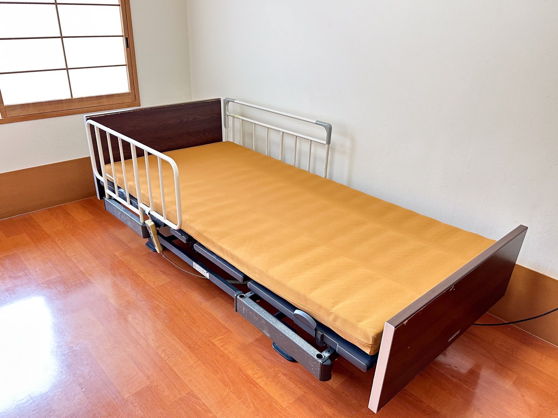 快適な居室のベッド