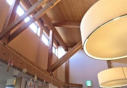 木の温もり溢れる空間