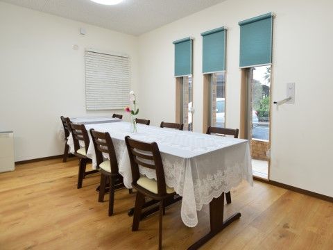 「リボーン石岡」共有スペース。入居者様同士で、談笑している様子をよくお見かけします。