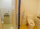 介護施設の個室のトイレと洗面所