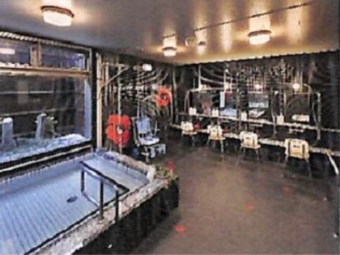 大浴場では、入居者様の状態に合わせ、スタッフが介助して入浴することができる。大きな浴槽や座ったまま体を洗える設備も準備されている。
