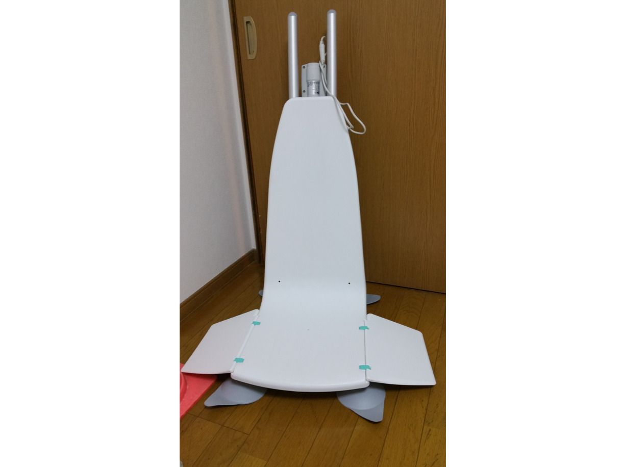 白色の移動用介助機器