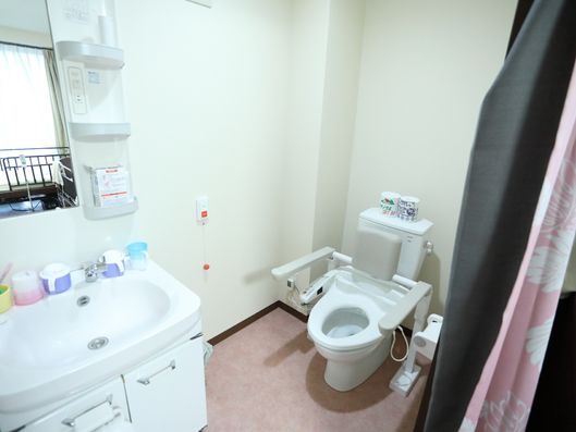 トイレ、洗面台