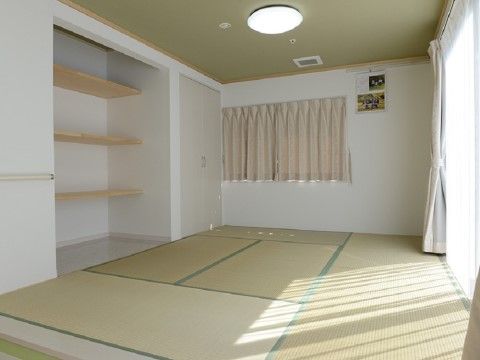 共有スペースとして和室が用意されている。親しみやすい雰囲気の中で、面談やレクリエーションなどができる。