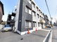 静かな街角に佇む介護施設