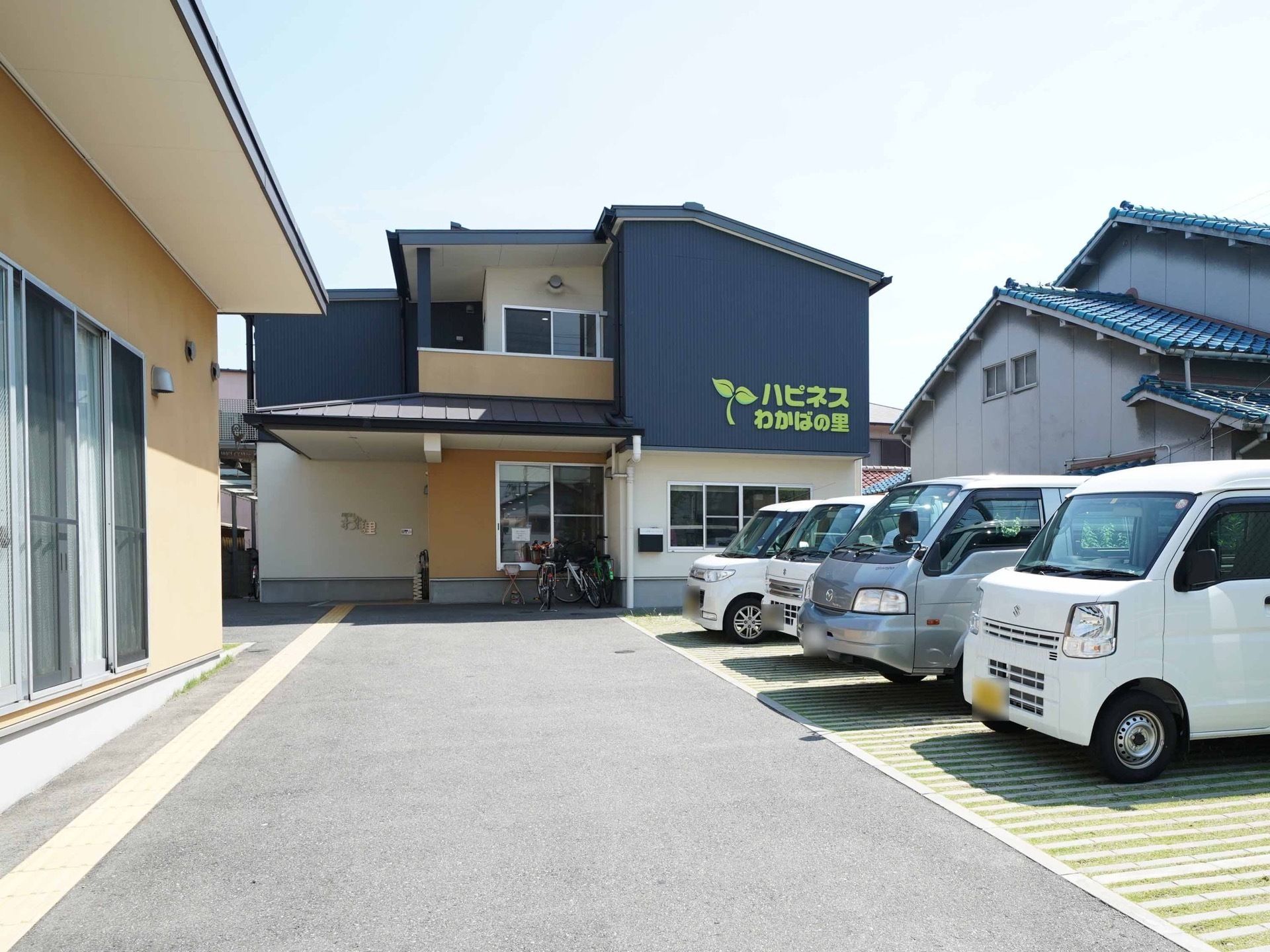 木造２階建て住宅型有料老人ホームである。２人部屋を用意し、ご利用いただきやすい料金体制で質の高い介護ケアを提供する。