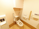 介護施設の明るいトイレスペース